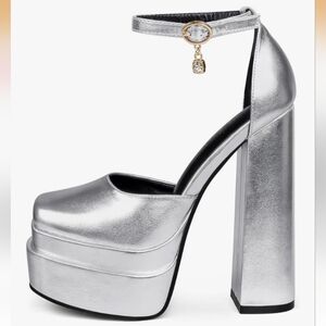 MERUMOTE Silver Chunky Platform Block Heels Size 10 NWOT